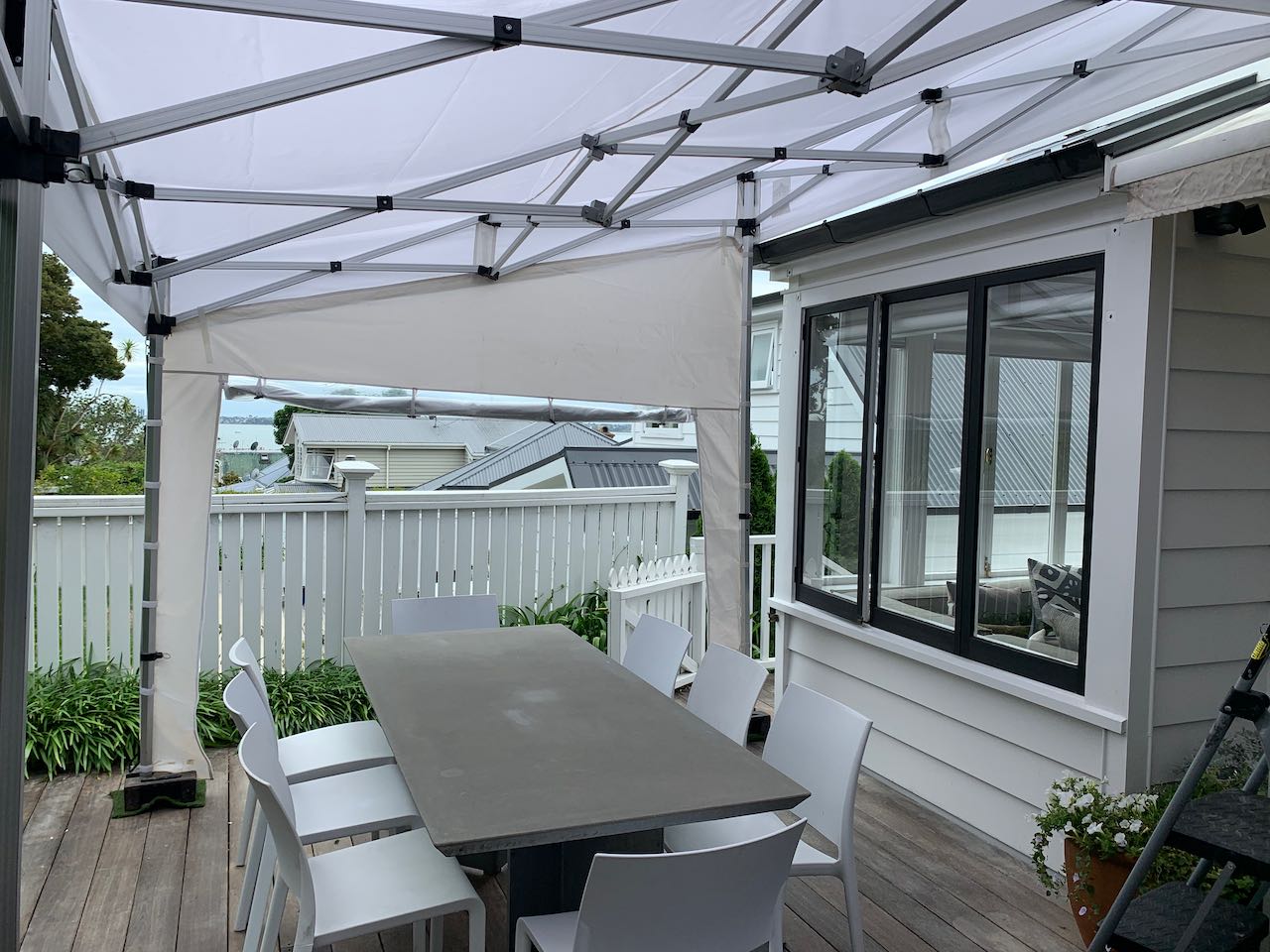 5.7x2.7m KNE Awning Includes x 3 Clear window Side Walls