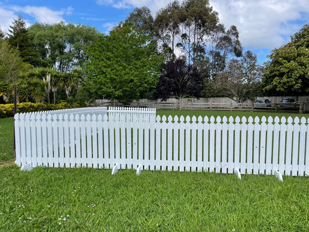2m White Wooden Picket Fencing  - L:2m / H: 900