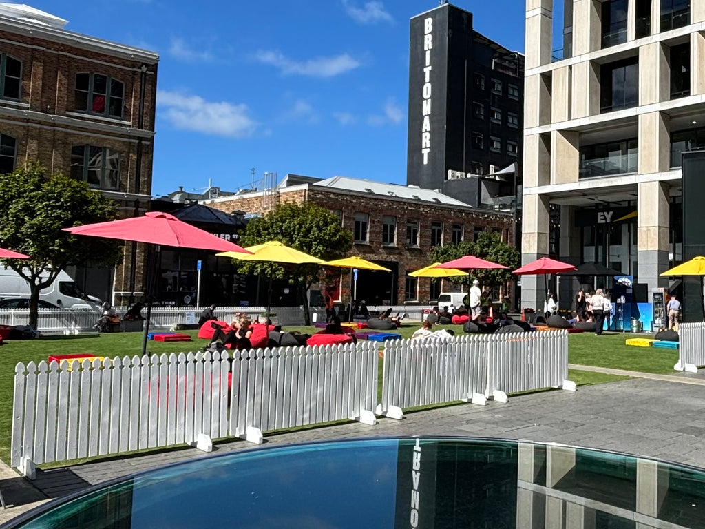 2m White Wooden Picket Fencing  - L:2m / H: 900