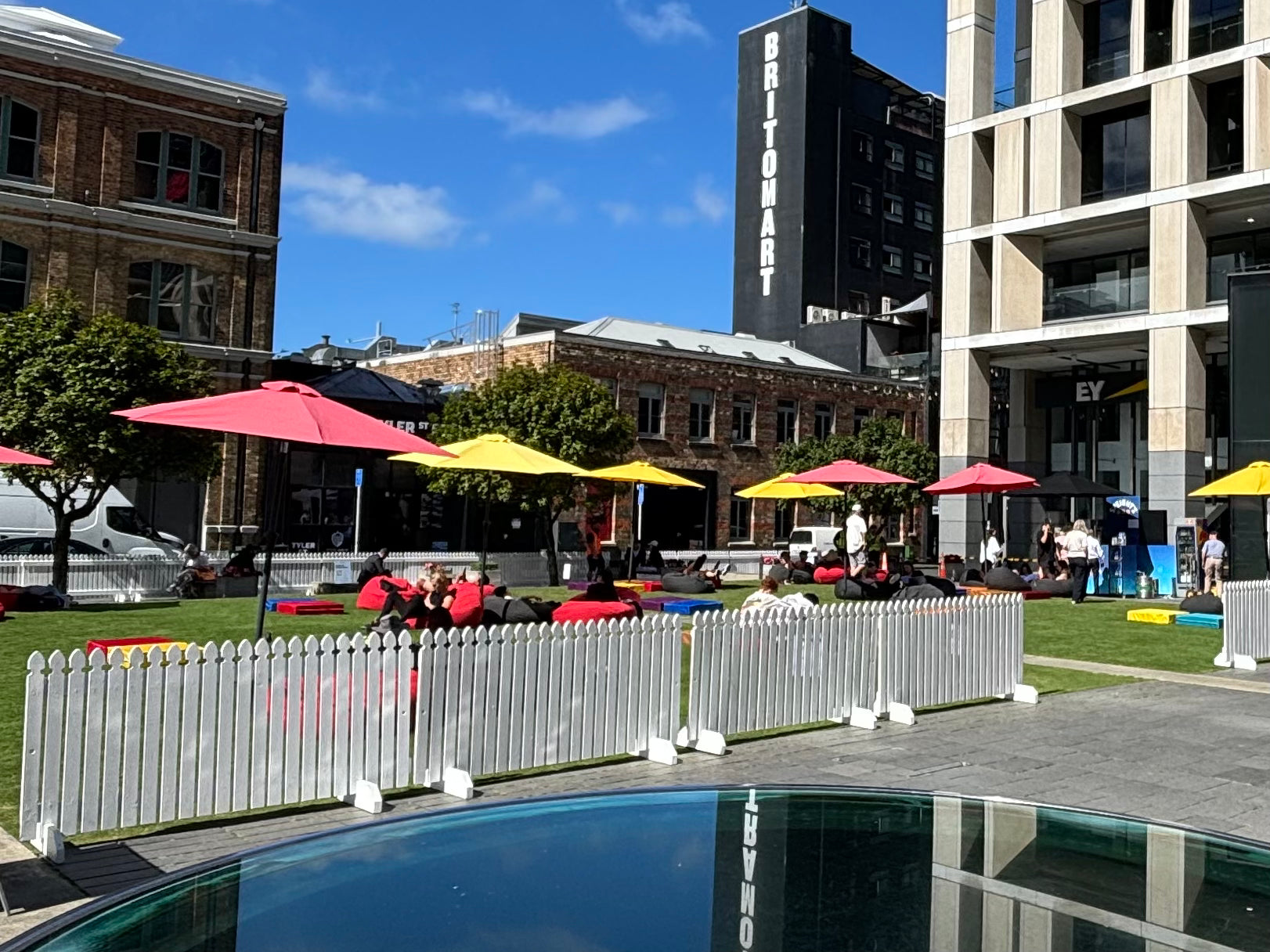 2m White Wooden Picket Fencing  - L:2m / H: 900