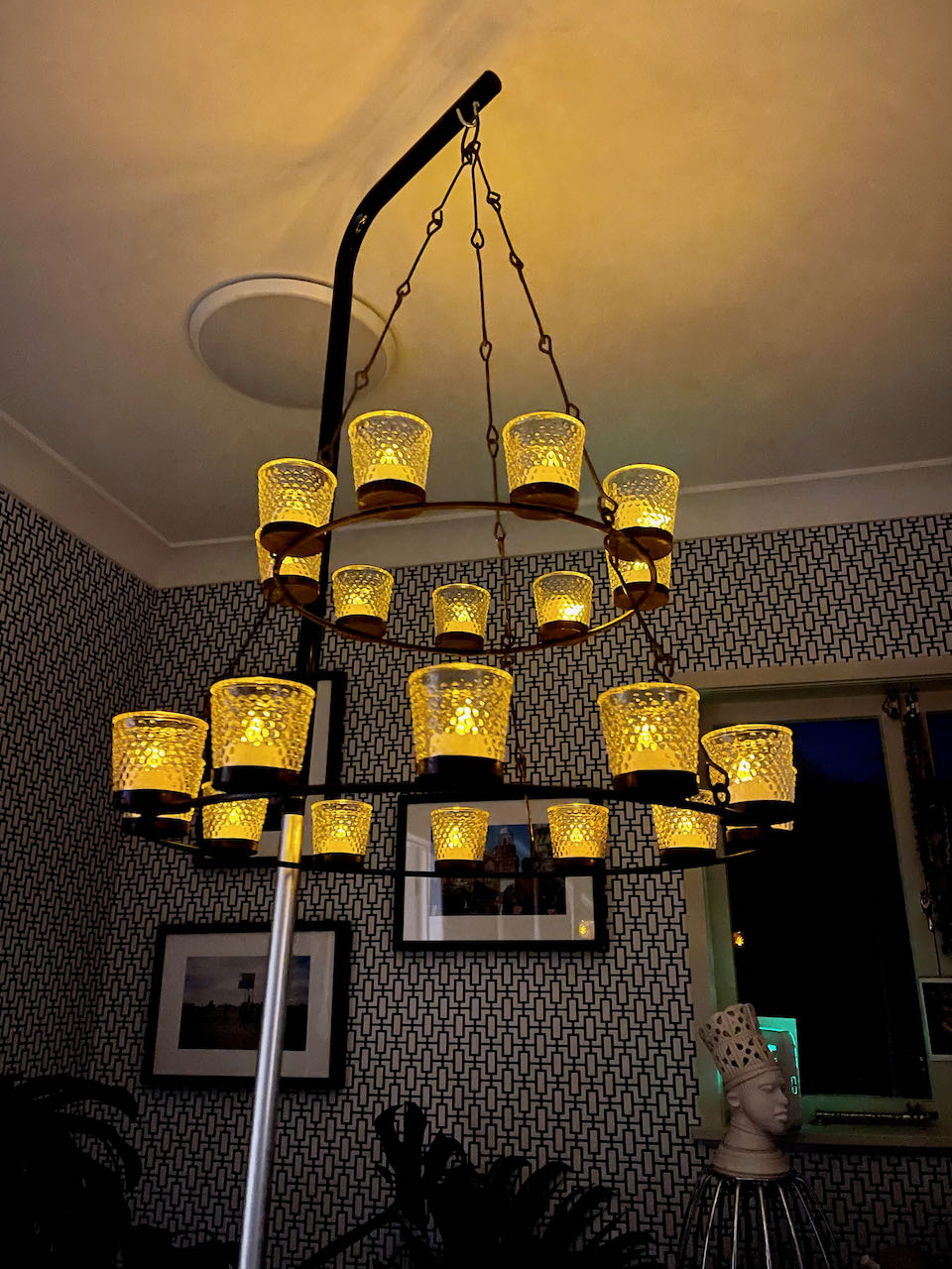 Double-Tier Clear Glass Tea Light Chanderlier Hire