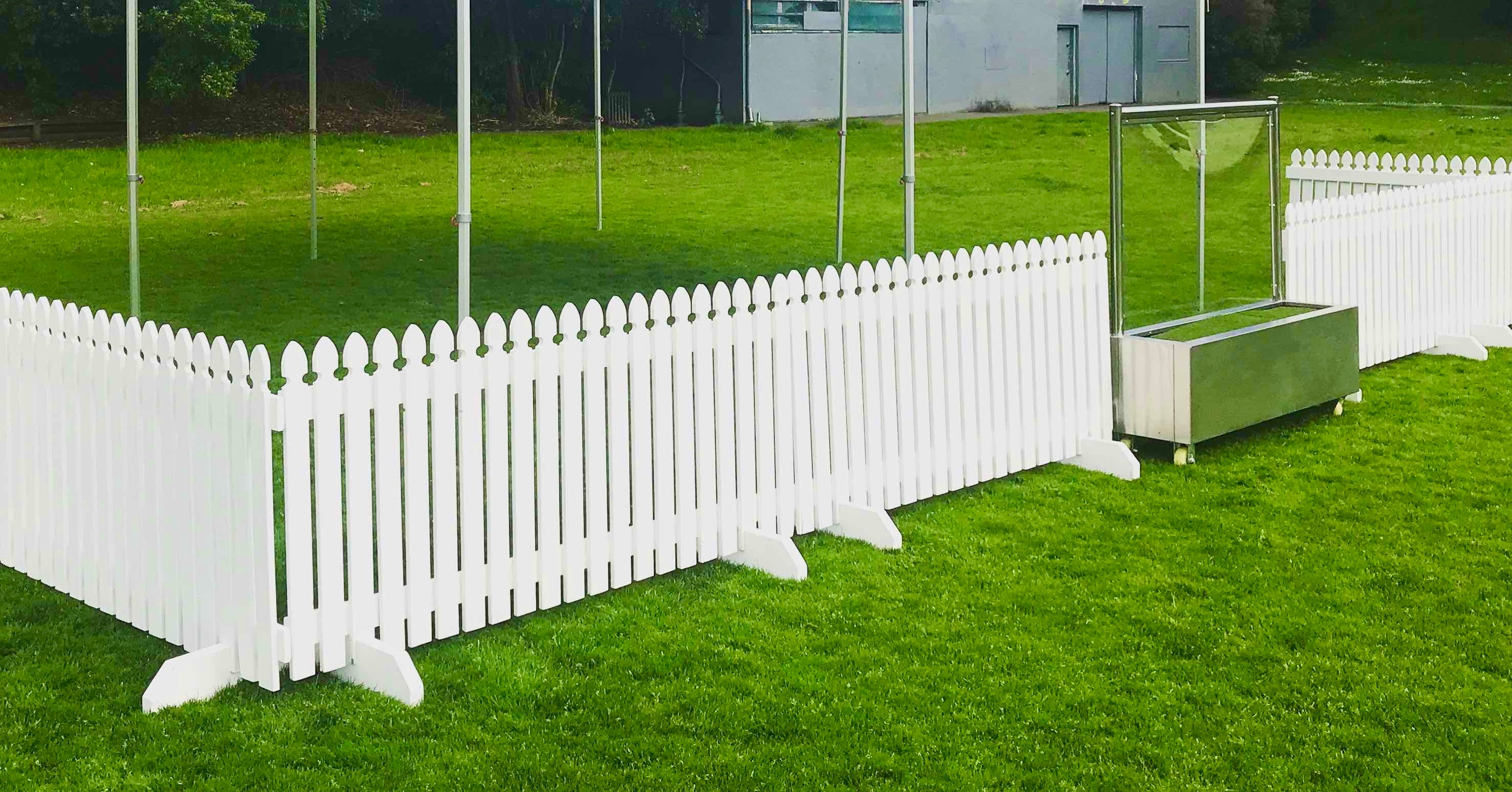 2m White Wooden Picket Fencing - L:2m / H: 900