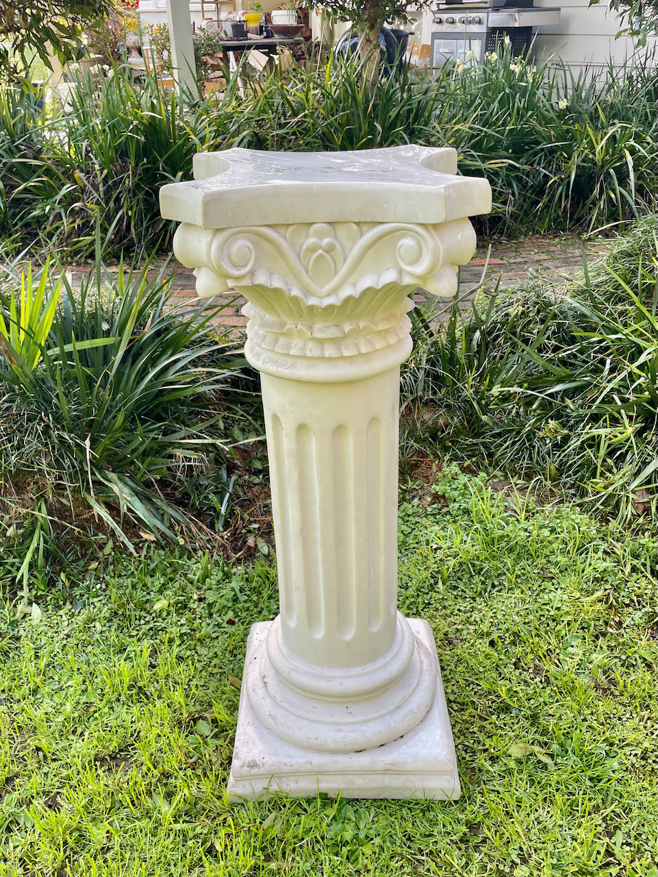 Greek/Roman Style Plinth / Pillar, H: 930cm